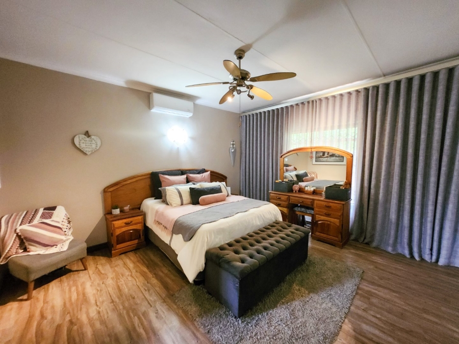 4 Bedroom Property for Sale in Wilkoppies North West
